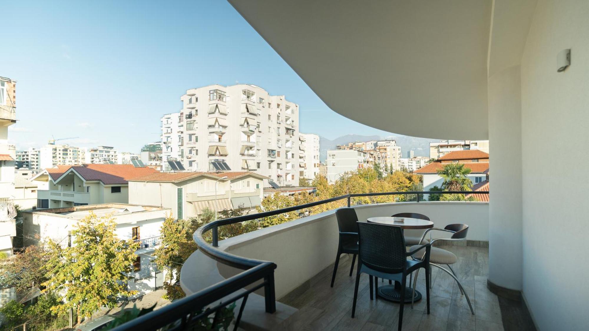 F&M Hotel 2 Tiranë Luaran gambar