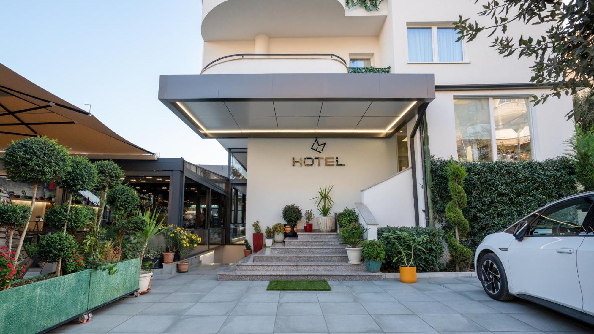 F&M Hotel 2 Tiranë Luaran gambar